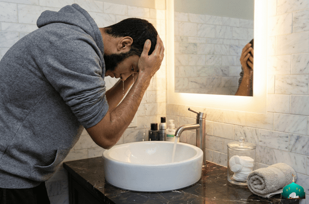 Step 7: Wiping the Head (Masah) and Ears